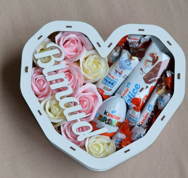 Подарочный набор «Киндер среднее сердце с розами» 111544 фото